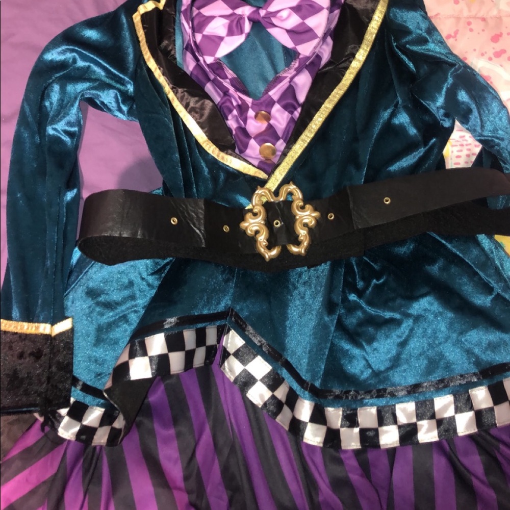 Wore it once’s for a halloween dance party, and one other time not even an hour